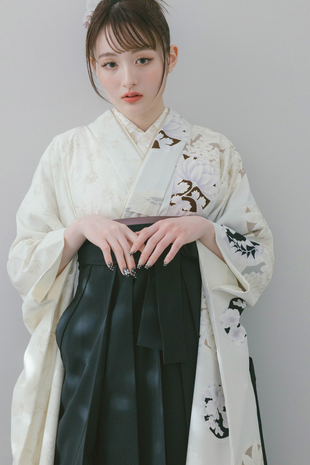 丸紋×小花 グレー x 黒