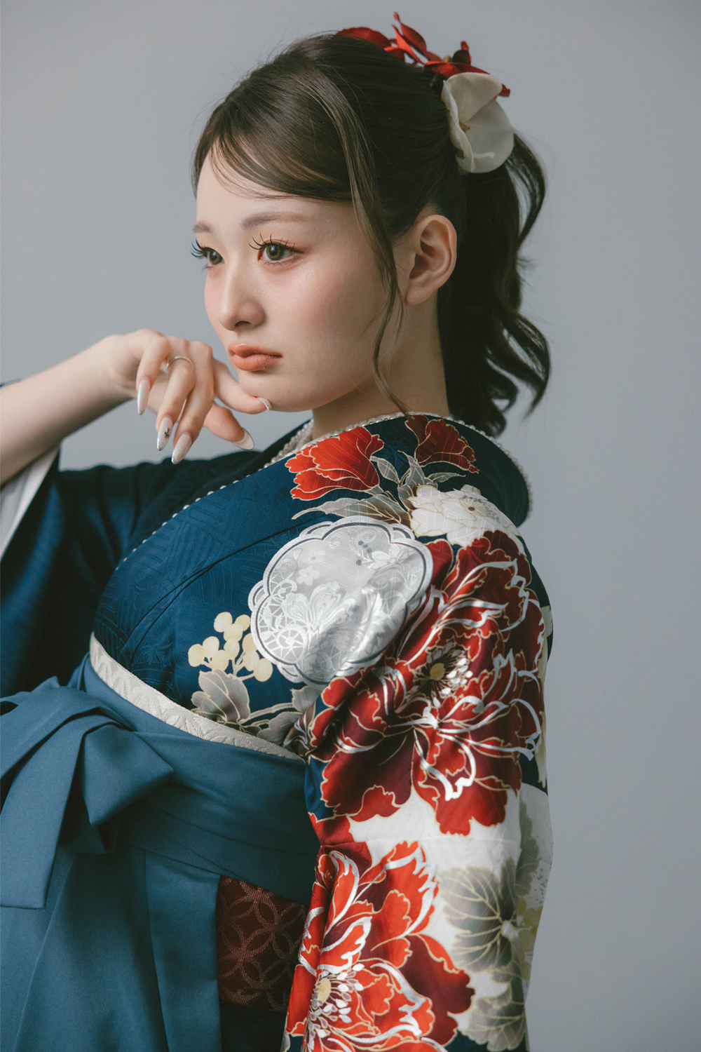 紅牡丹に鞠　ネイビー x ブルーグレーグラデーション