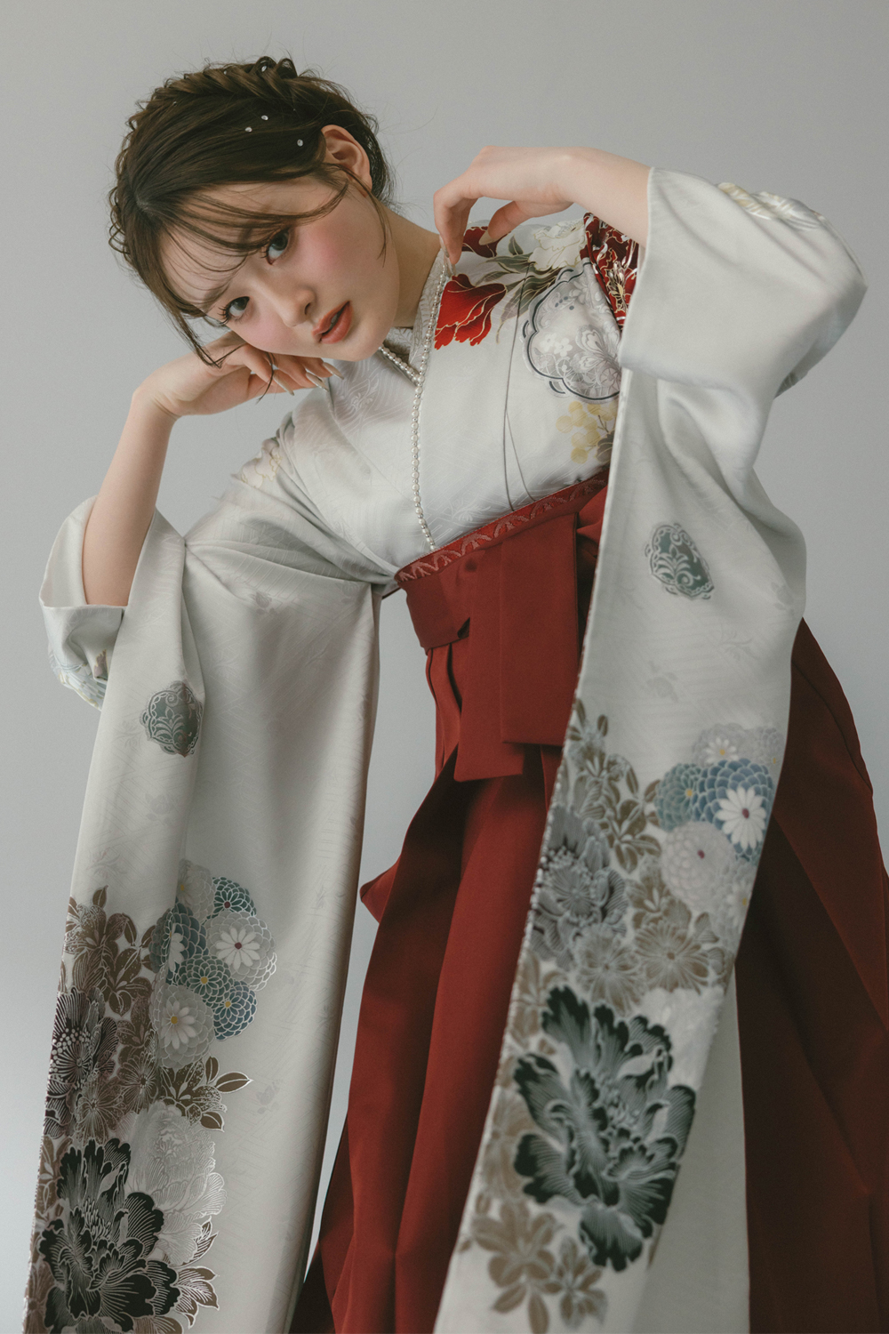 紅牡丹に鞠　グレージュ  x エンジ